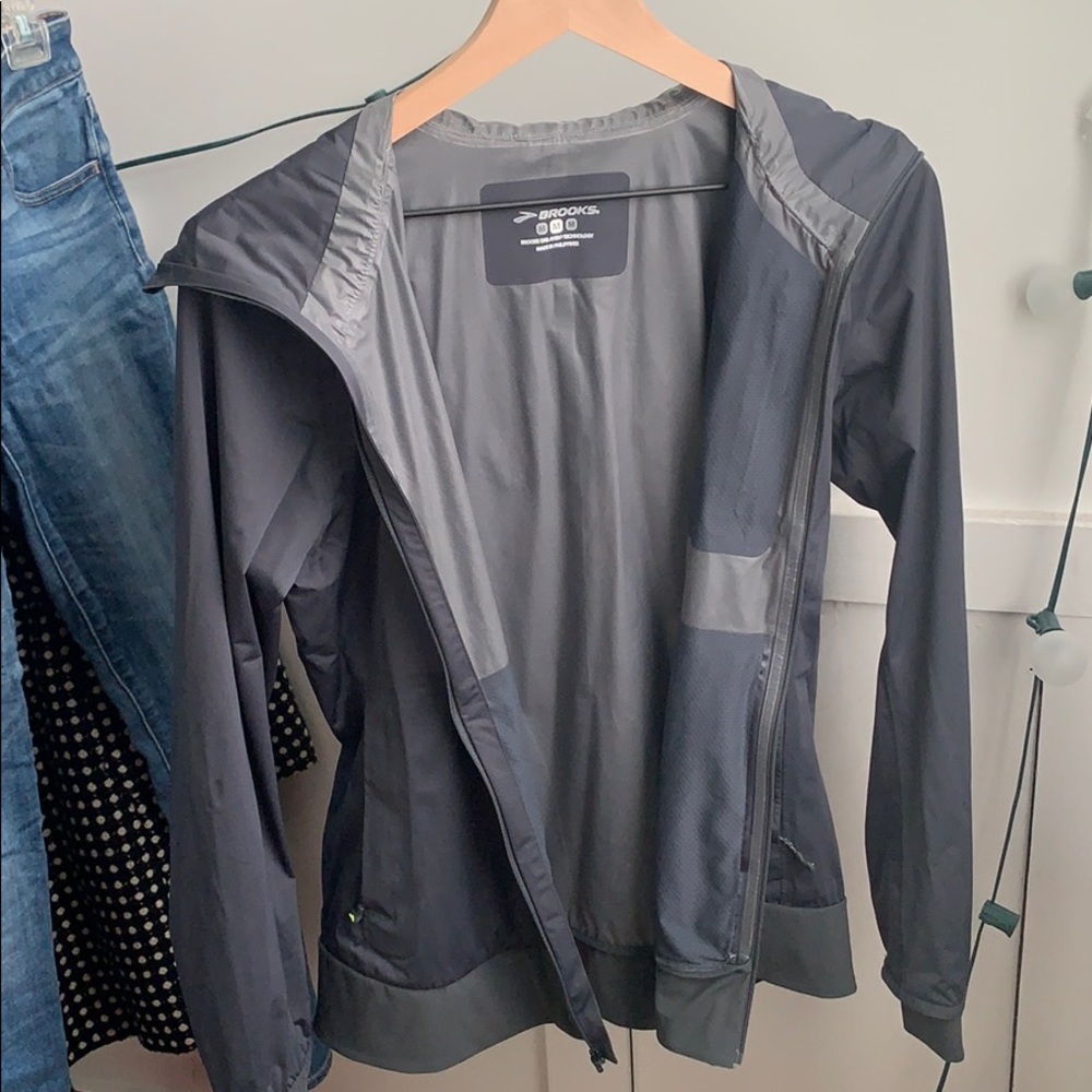 Brooks drilayer technology running jacket